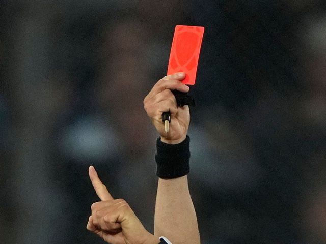 В Ізраїлі футболіста дискваліфікували на 99 років. Стало відомо, за що гравець отримав таке покарання