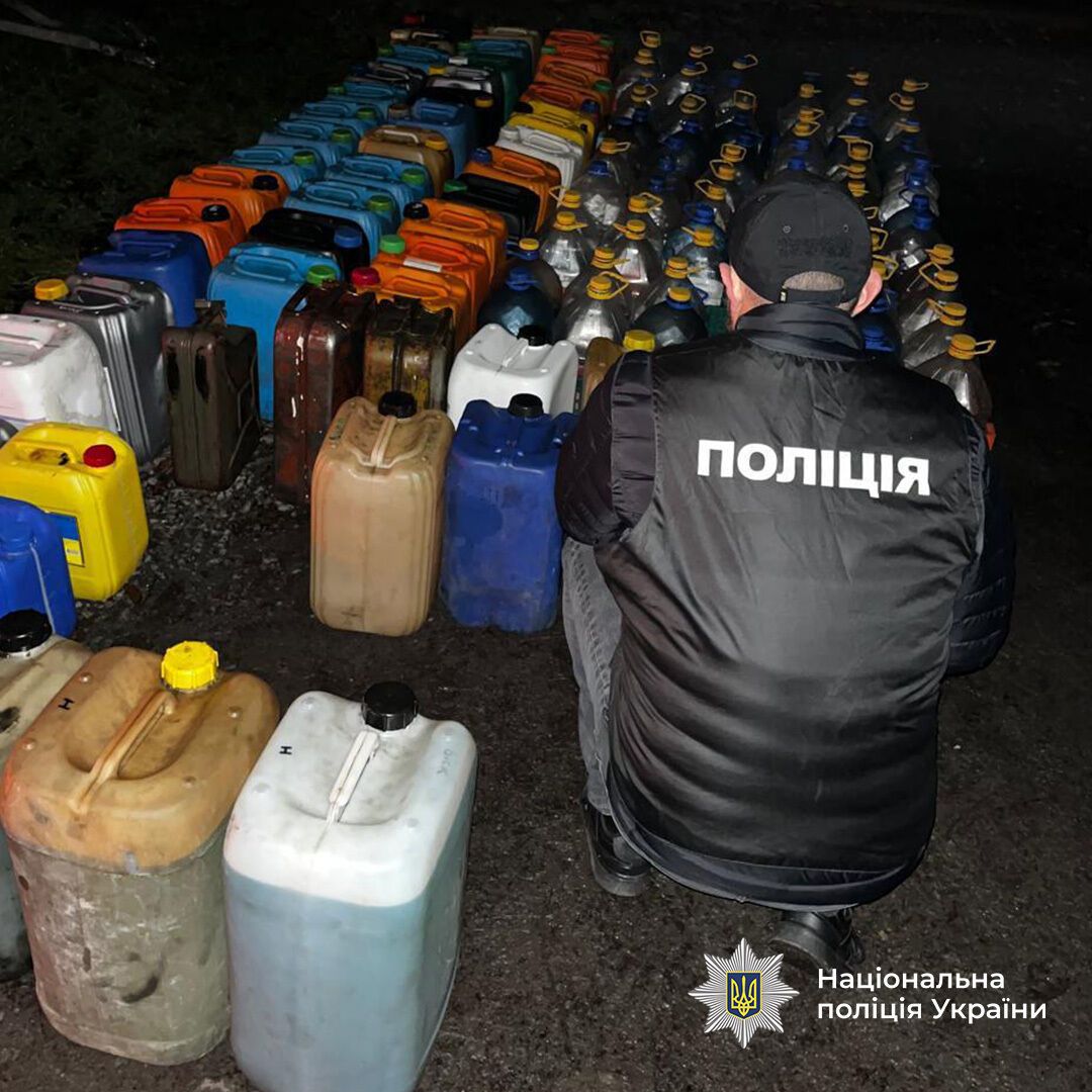 Сливали топливо из локомотивов: на Закарпатье задержали шестерых работников "Укрзалізниці". Фото