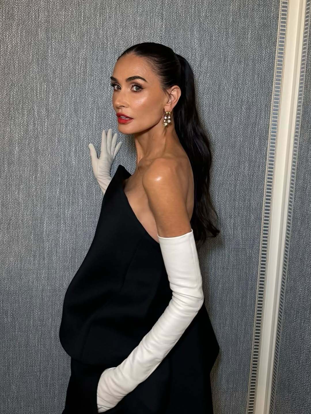 Эксперты раскрыли секреты молодости 63-летней "Женщины года" Деми Мур: какие процедуры делает актриса