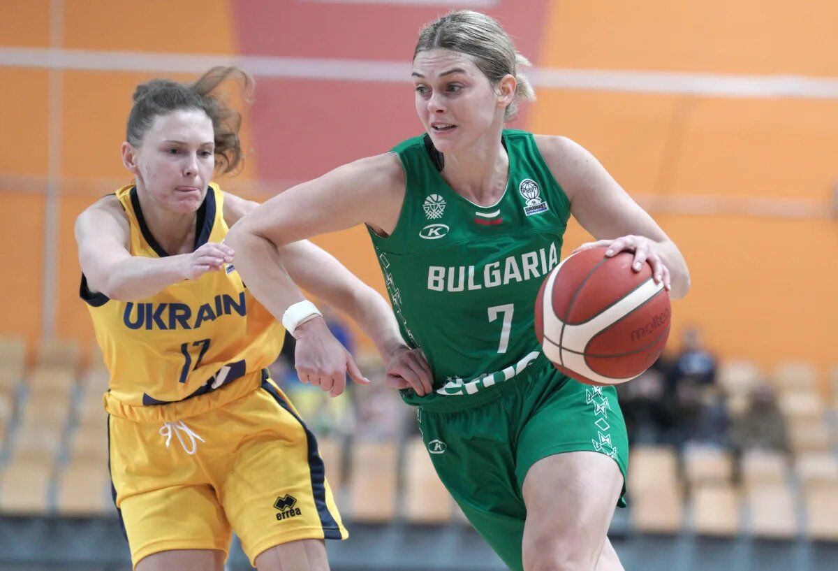 "До кінця життя буду за Україну": наша суддя в Болгарії розповіла про сюрприз для збірної, ставлення болгар до війни і пам'ятників РФ і чоловіка-футболіста