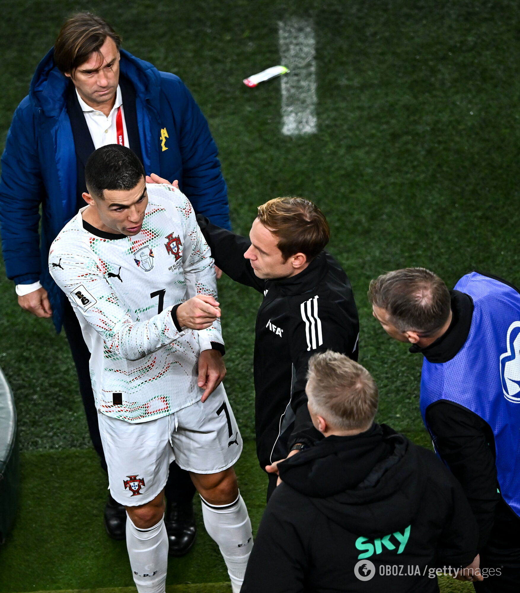 Криштиану Роналду совершил гнусный поступок в матче сборной Португалии и был выгнан с поля. Видео