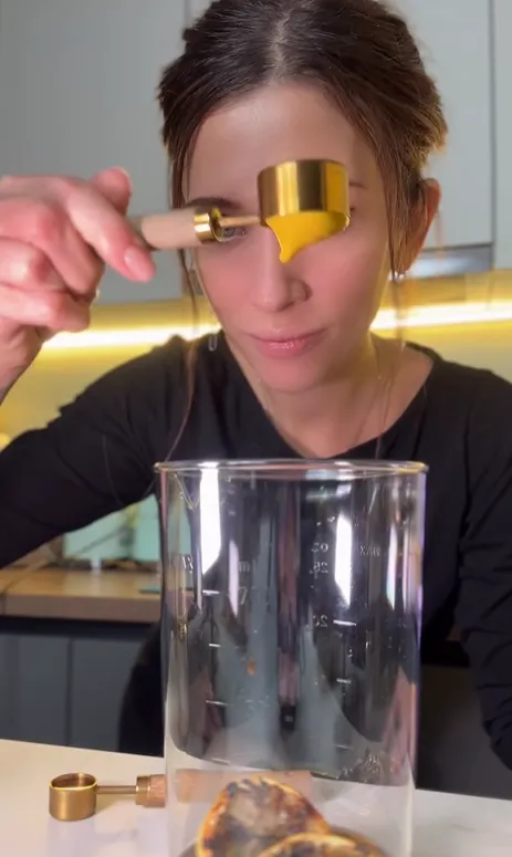 Универсальная полезная заправка для ваших любимых салатов: вкус вас приятно удивит