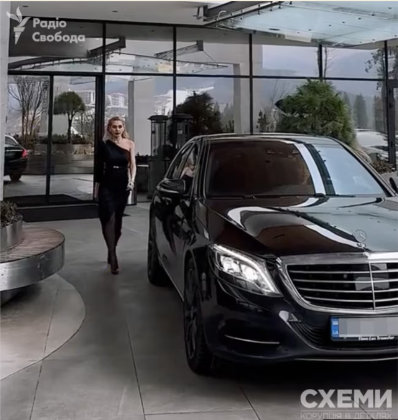 Міндіч виїхав на віп-таксі: журналісти з'ясували, як і коли бізнесмен залишив Україну