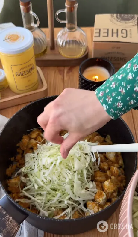 Найсмачніша тушкована капуста з курячим філе: дуже смачно приготувати на обід