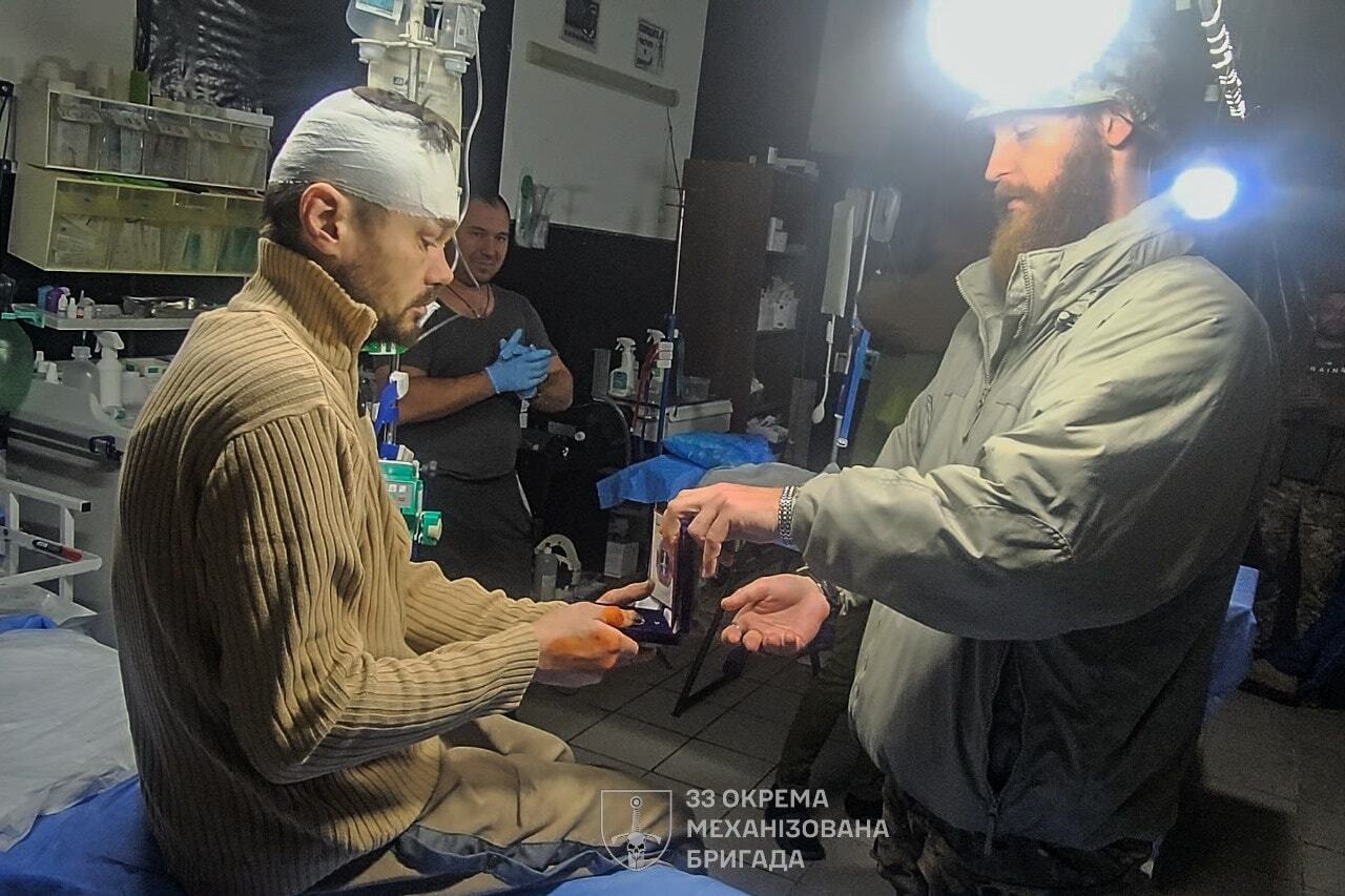 Зашли и вышли вместе: бойцы, которые более четырех месяцев отражали атаки россиян, вернулись на стабпункт. Фото