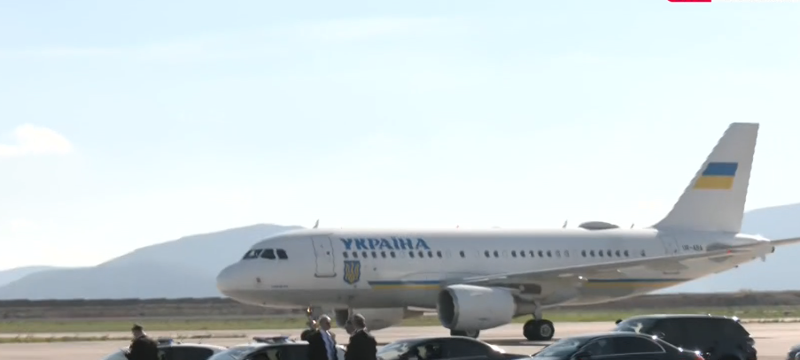 Зеленский прибыл с официальным визитом в Афины: что известно о цели. Фото и видео