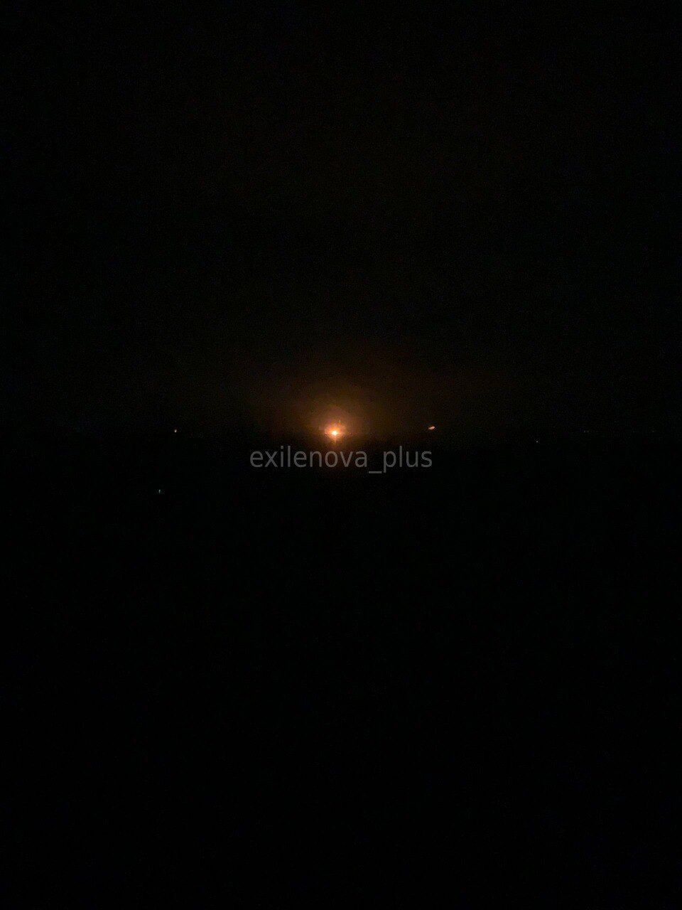 В Донецке взорвалась подстанция: город обесточен, зато пожар видно издалека. Фото и видео