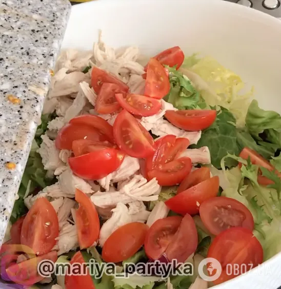 Легкий салат без майонеза для новогоднего стола: самый простой рецепт блюда, которое понравится всем