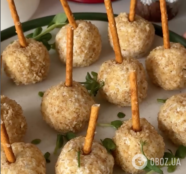 Закуска із сиру та горіхів для новорічного столу: готується 5 хвилин