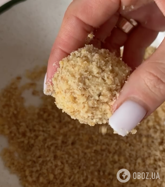 Закуска із сиру та горіхів для новорічного столу: готується 5 хвилин