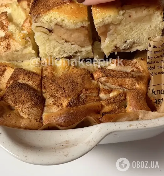 Пишна яблучна "Шарлотка" по-новому: ділимося простим рецептом