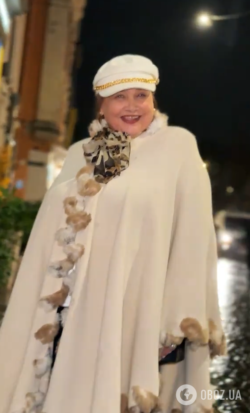 "Набагато молодша за свій вік!" 69-річна професорка в пончо за 2500 грн і з сумкою леопарда вразила мережу