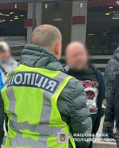 За $25 тыс. обещал "трудоустроить" в спецслужбу: в Киеве разоблачили злоумышленника. Фото
