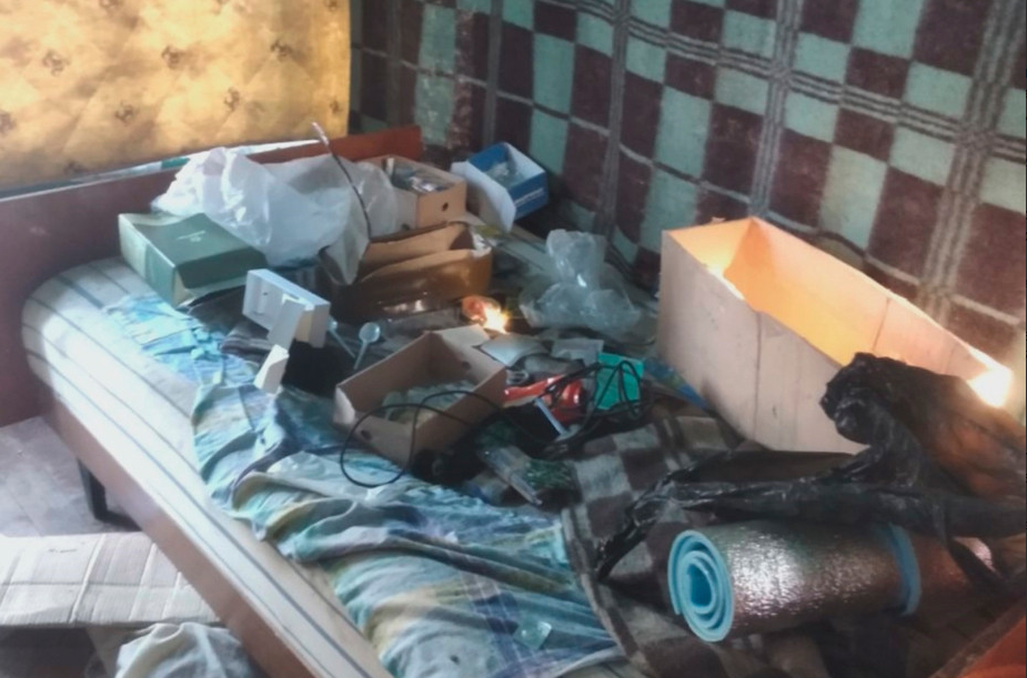 Российские военные грабят своих граждан, так же как в Буче под Киевом: вывозят все, начиная от бытовой техники, и грозят расстрелом