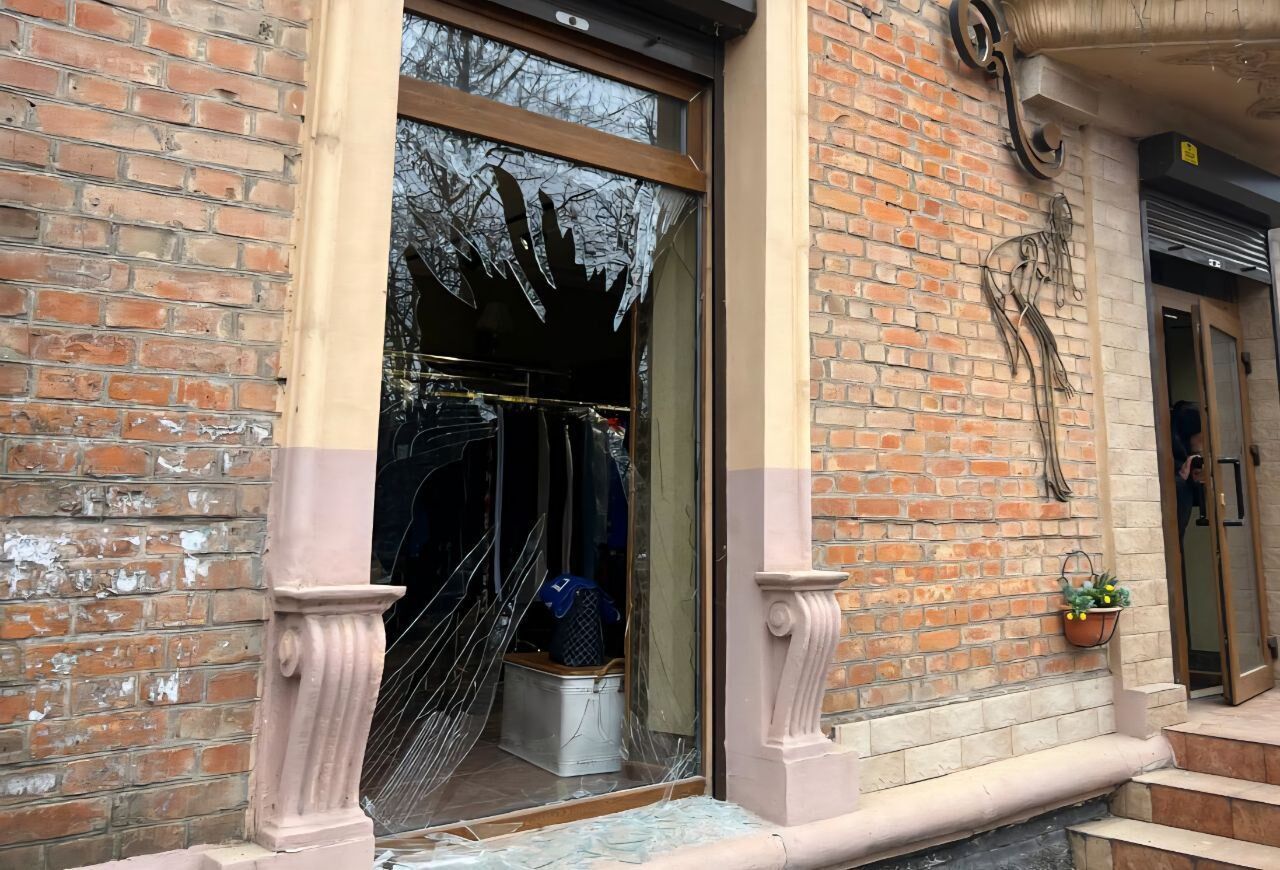 Оккупанты ударили по Никополю из артиллерии: погибли два человека, есть пострадавшие. Фото