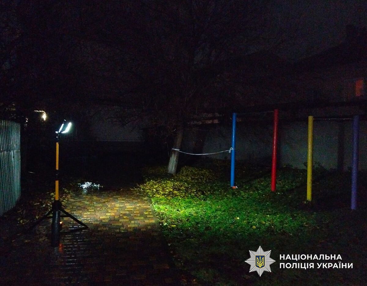 Жінок знайшли з пораненнями на вулиці: у Житомирі чоловік скоїв подвійне вбивство