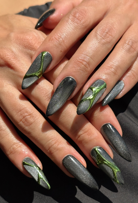 7 ідей стильного манікюру для тих, кому набридли нюд й одноколірне покриття