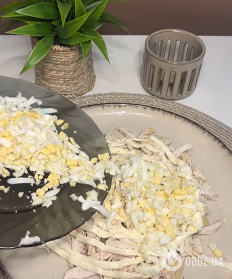 Салат "Тифани" для новогоднего стола: с виноградом и куриным филе