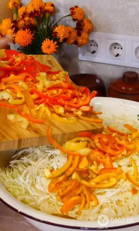 Хрустка капуста, маринована гарячим способом: чудово зберігається в холодильнику