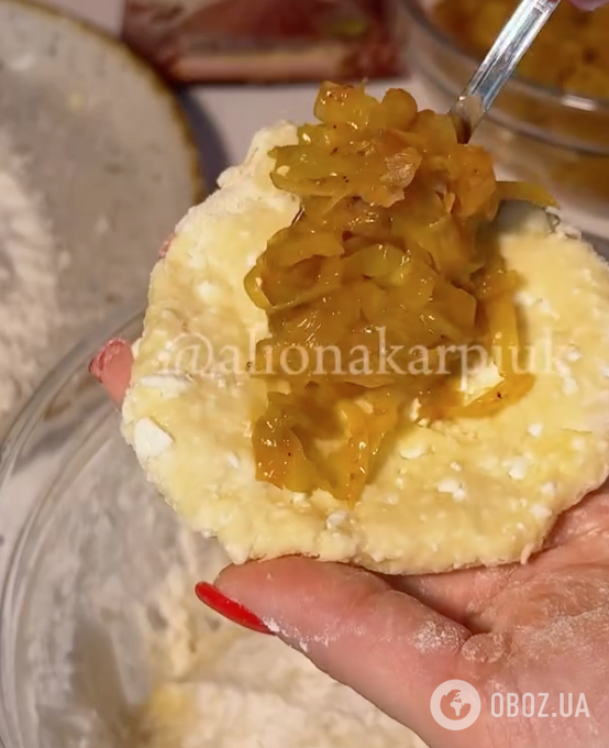 Пышные жареные пирожки за 5 минут: самый простой рецепт удачного теста