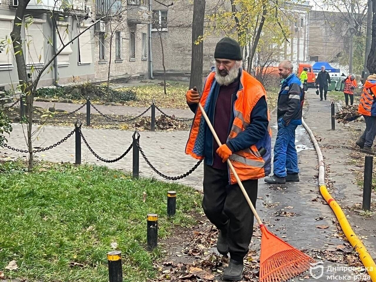 Российский удар по Днепру: в горсовете рассказали о ситуации в городе и что надо сделать пострадавшим