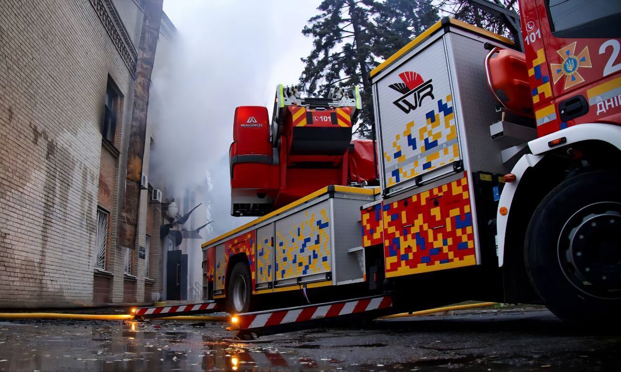 Российские дроны атаковали Днепр: есть разрушения и пострадавшие. Фото и видео