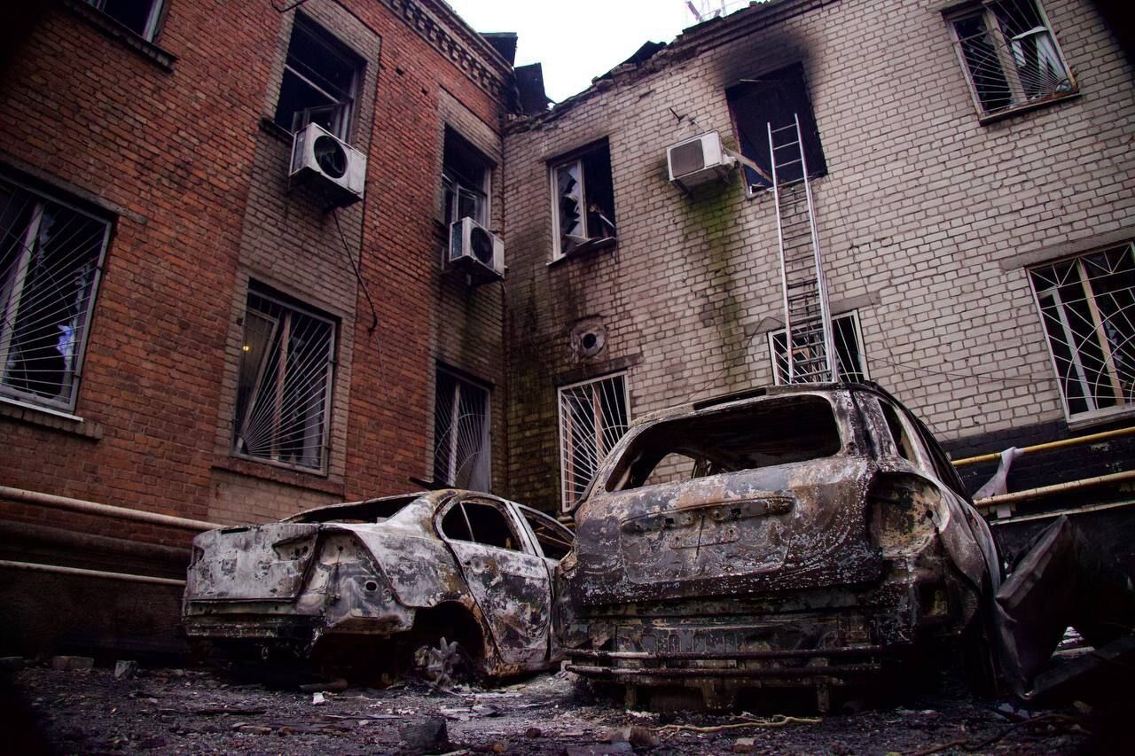 "Наряджали ялинку, а тепер ми втратили все": у Дніпрі розповіли про наслідки російської атаки. Відео