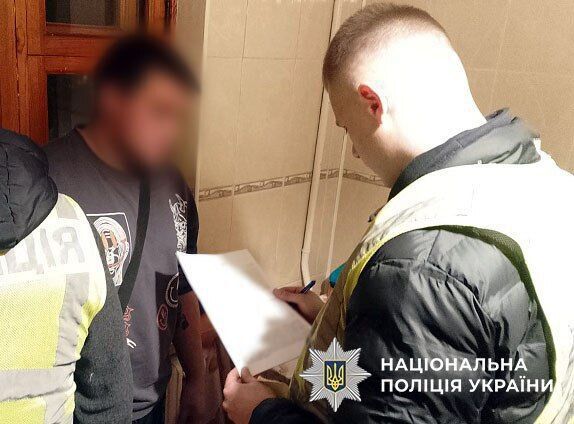 В Киеве трое мужчин напали на ветерана и избили его. Подробности дела и фото