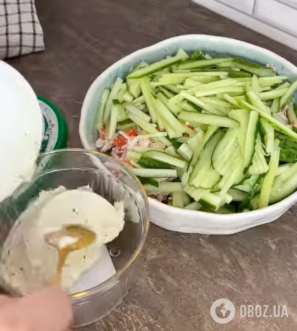 Новогодний салат "Суши" из двух ингредиентов: делимся самых легким рецептом