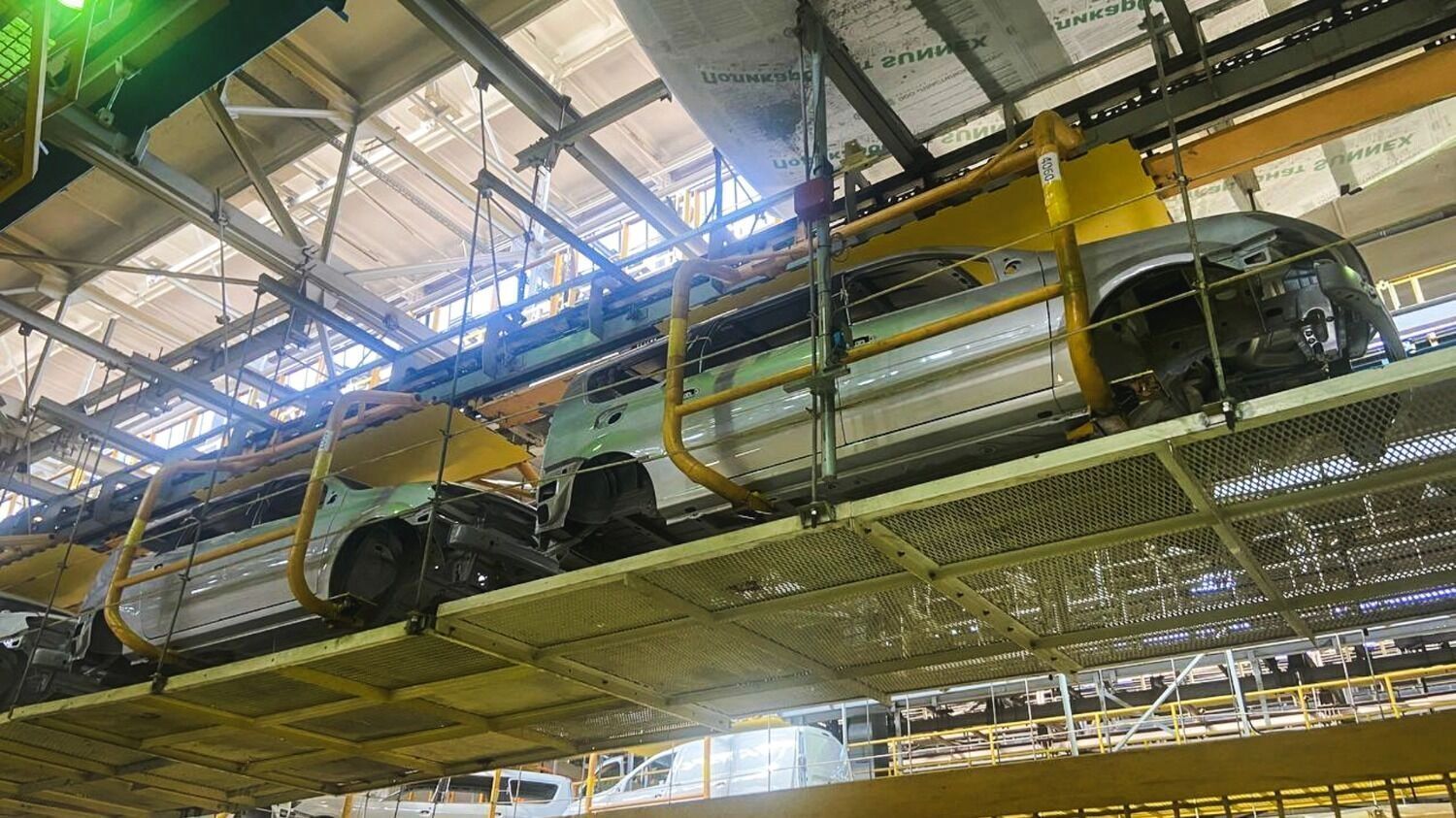 У Росії почалися масові звільнення: у черзі на вихід будівельники, маркетологи, управлінці й продавці