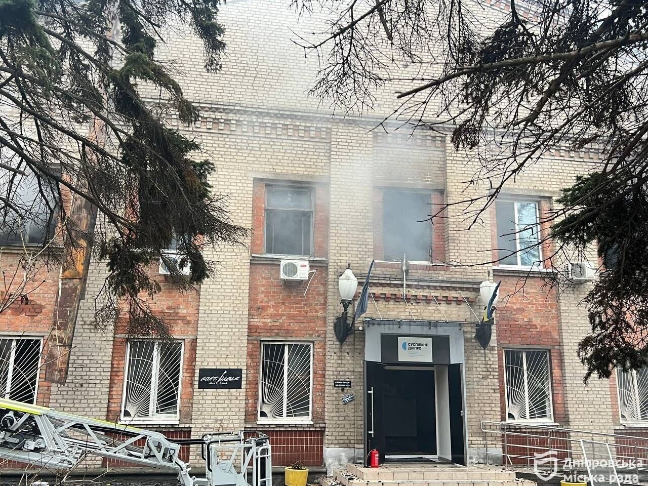 "Наряджали ялинку, а тепер ми втратили все": у Дніпрі розповіли про наслідки російської атаки. Відео