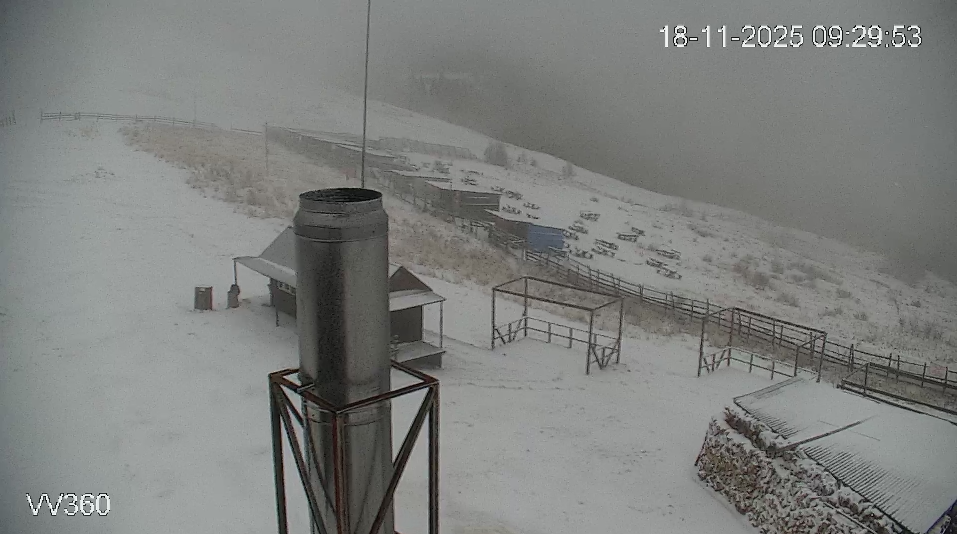 У Буковель, Татаров і не тільки завітала зима: українські курорти присипало снігом у листопаді. Фото і відео