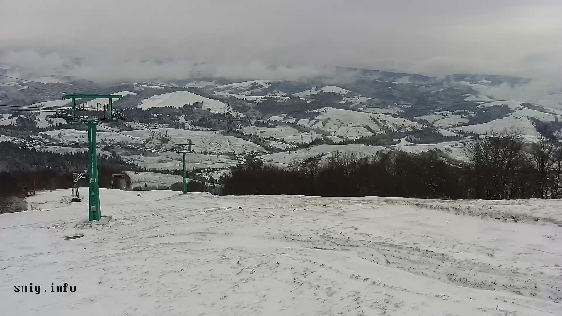 У Буковель, Татаров і не тільки завітала зима: українські курорти присипало снігом у листопаді. Фото і відео