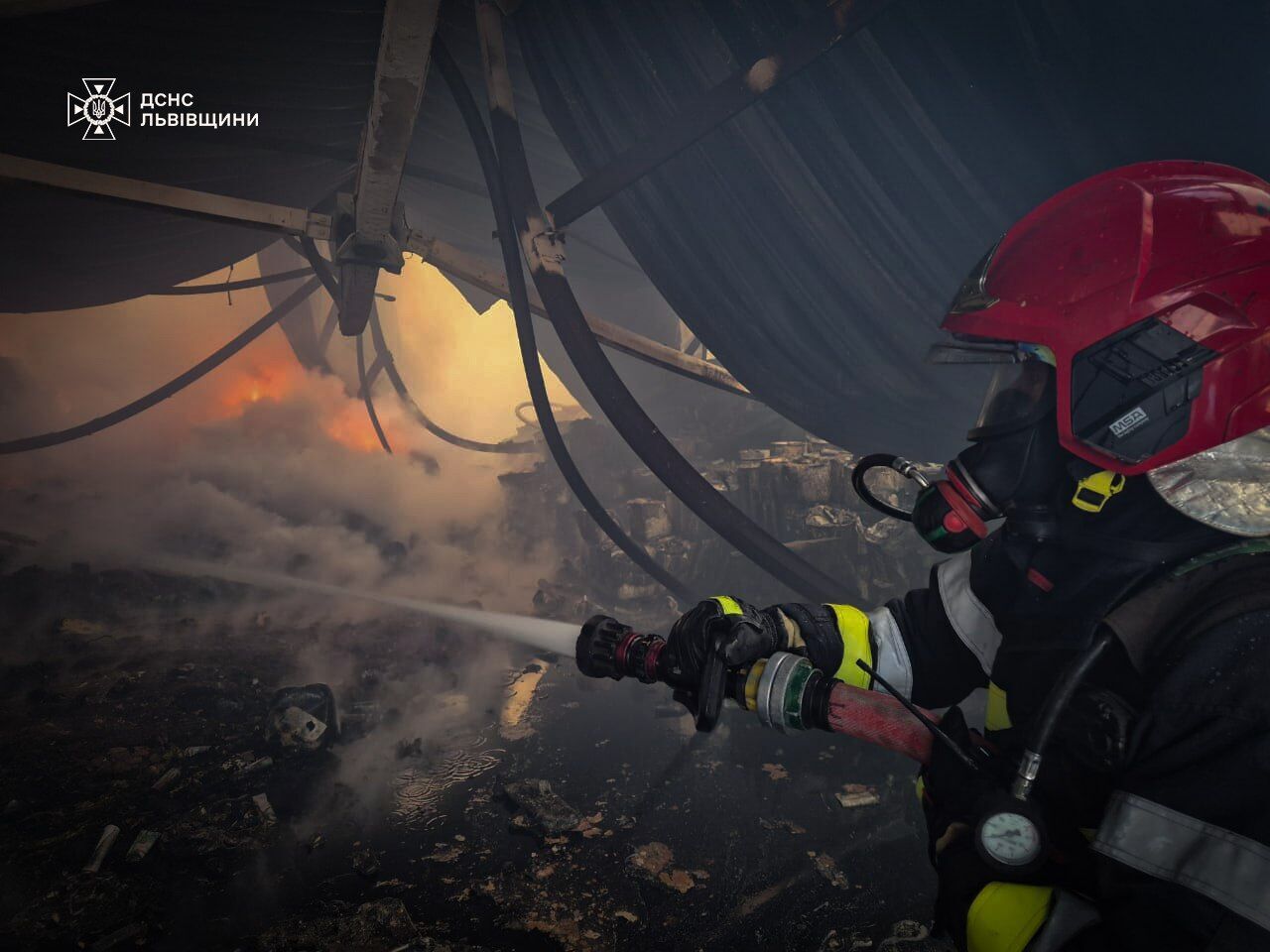 Окупанти атакували Львівщину: пошкоджено енергообʼєкт і деревообробне підприємство. Фото