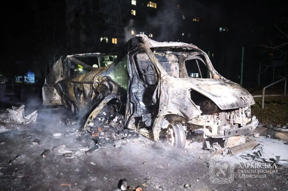 Момент російського удару по супермаркету в Харкові потрапив на відео