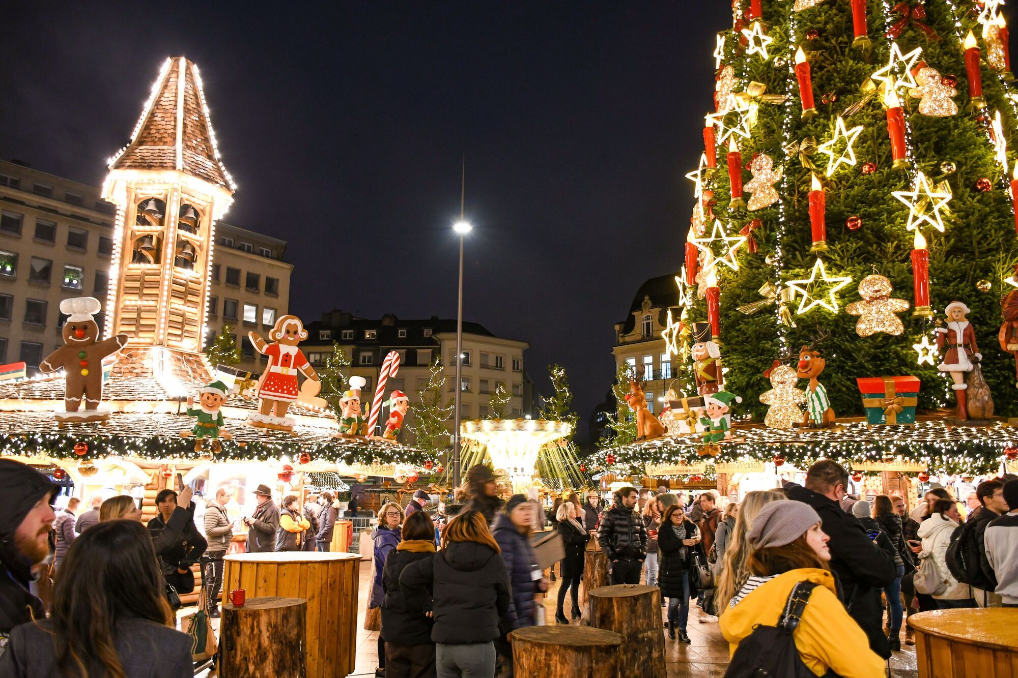 Волшебная ярмарка и бесплатный транспорт: туристам назвали "страну мечты" на Рождество