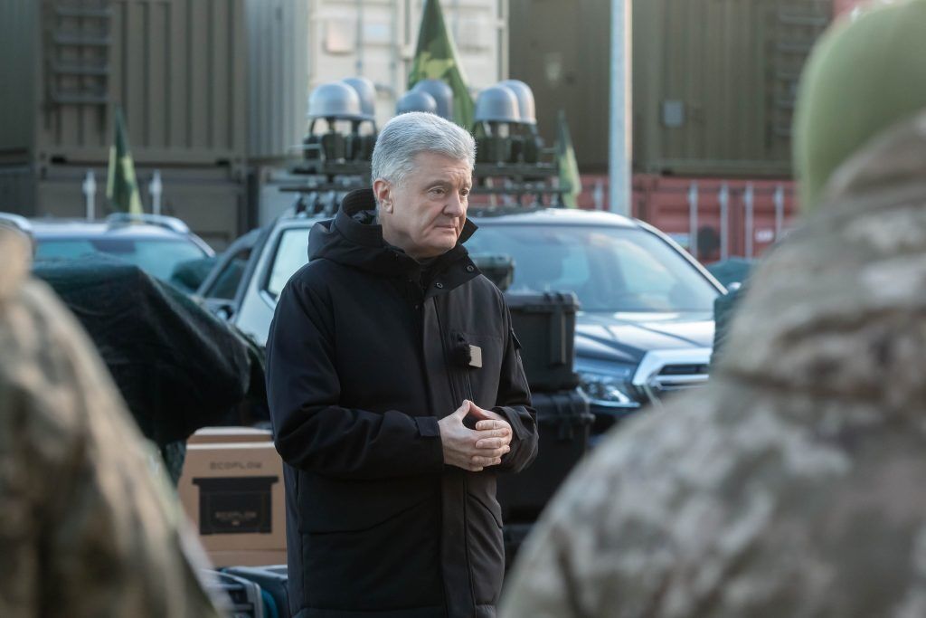 Порошенко передал защитникам на фронт еще 15 комплексов "Ай-Петри"