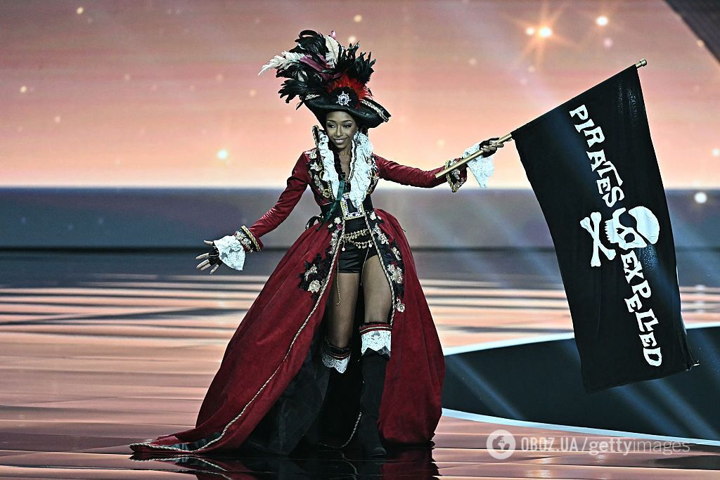 Від лампи Алладіна до піратського костюма: найдивніші національні вбрання учасниць "Міс Всесвіт 2025". Фото