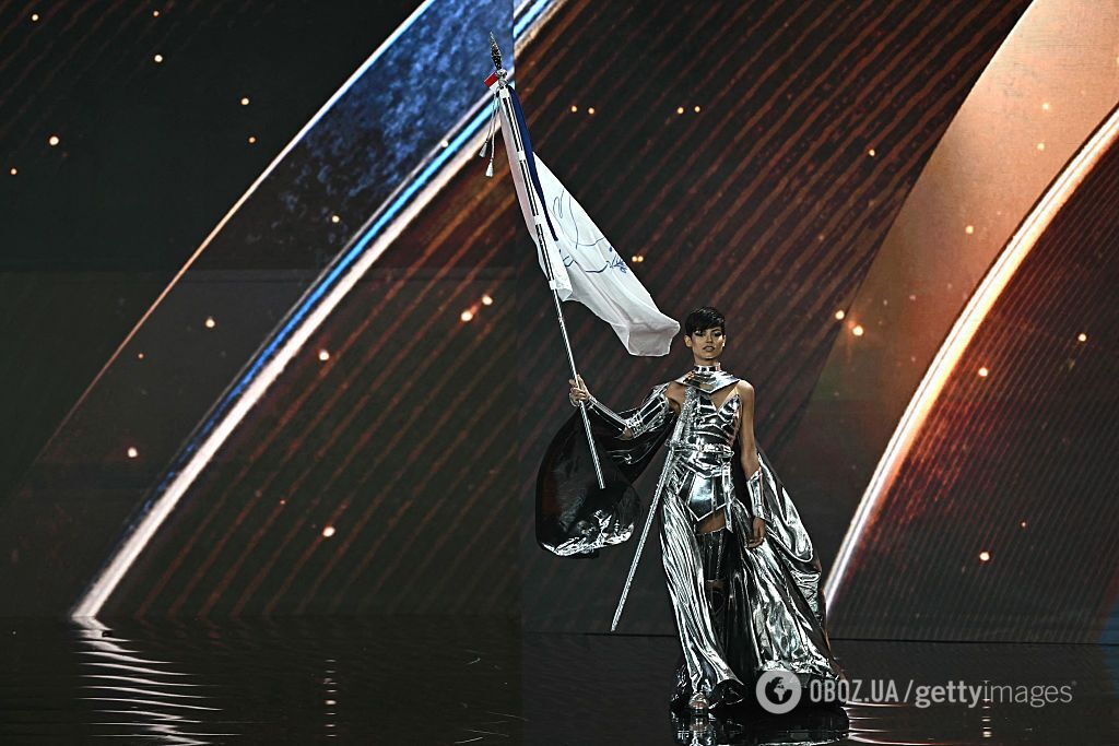 Від лампи Алладіна до піратського костюма: найдивніші національні вбрання учасниць "Міс Всесвіт 2025". Фото