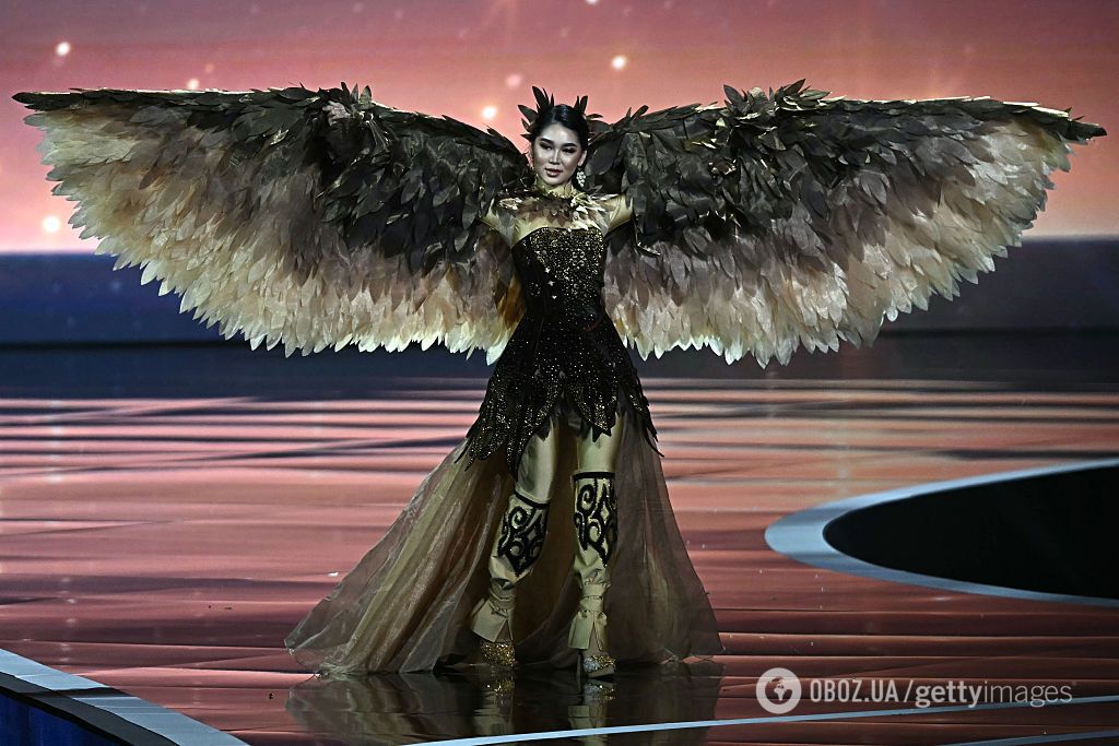 Від лампи Алладіна до піратського костюма: найдивніші національні вбрання учасниць "Міс Всесвіт 2025". Фото