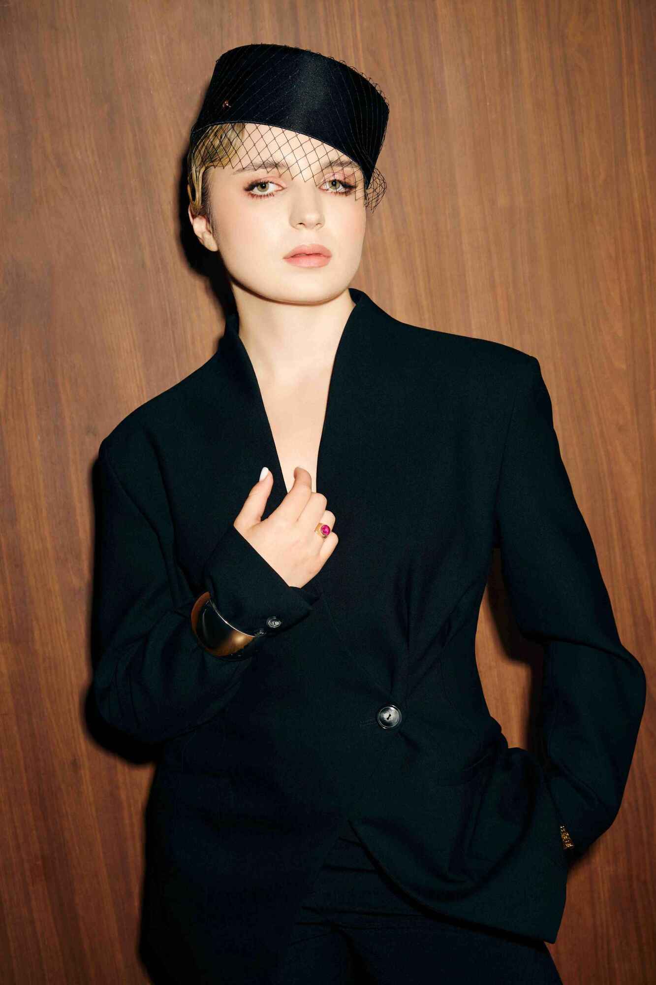 "Я была в аду, чтобы ты видел рай": Klavdia Petrivna создала саундтрек к сериалу "Ховаючи колишню"