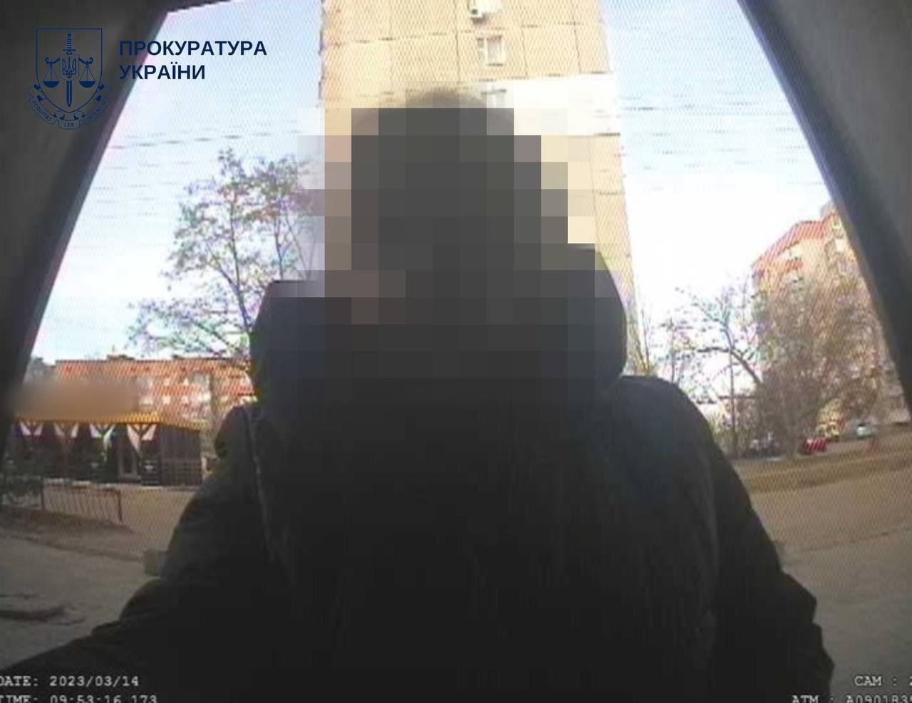 Мешканка Київщини обікрала військового, а гроші витратила на подорожі та чоловіків. Подробиці та фото