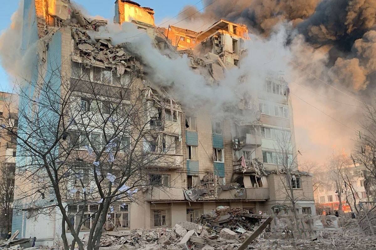 Только что с конвейера с комплектующими из США: в Воздушных силах установили, какие именно ракеты попали в многоквартирные жилые дома в Тернополе