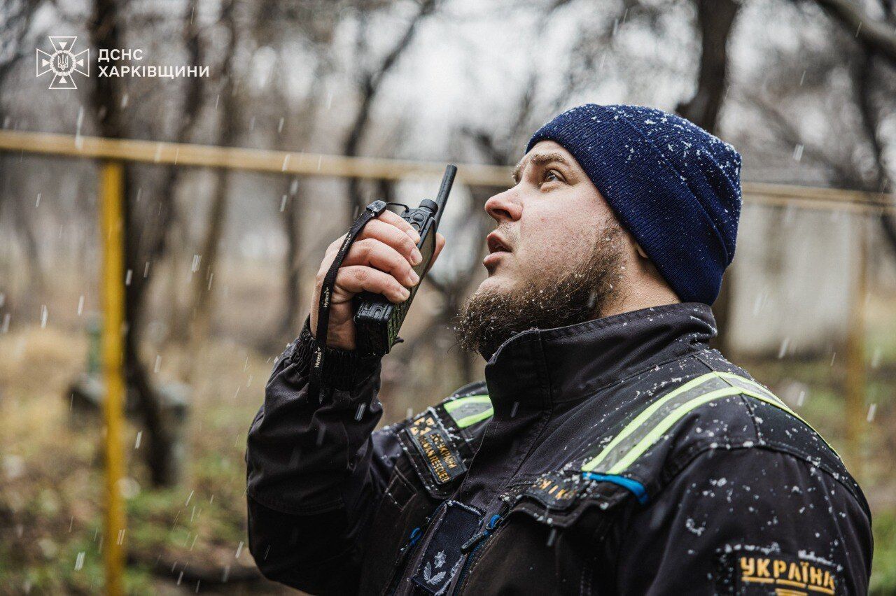 Момент російського удару по супермаркету в Харкові потрапив на відео
