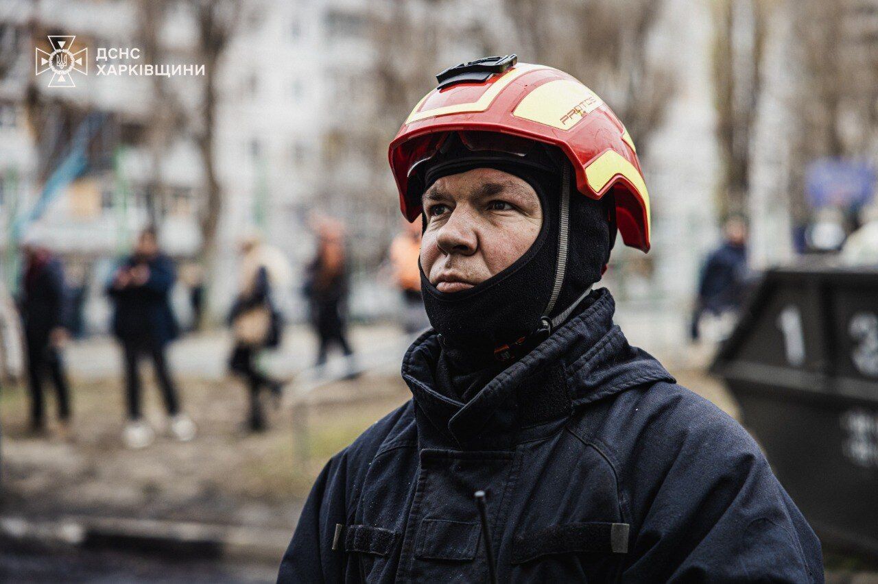 Момент російського удару по супермаркету в Харкові потрапив на відео