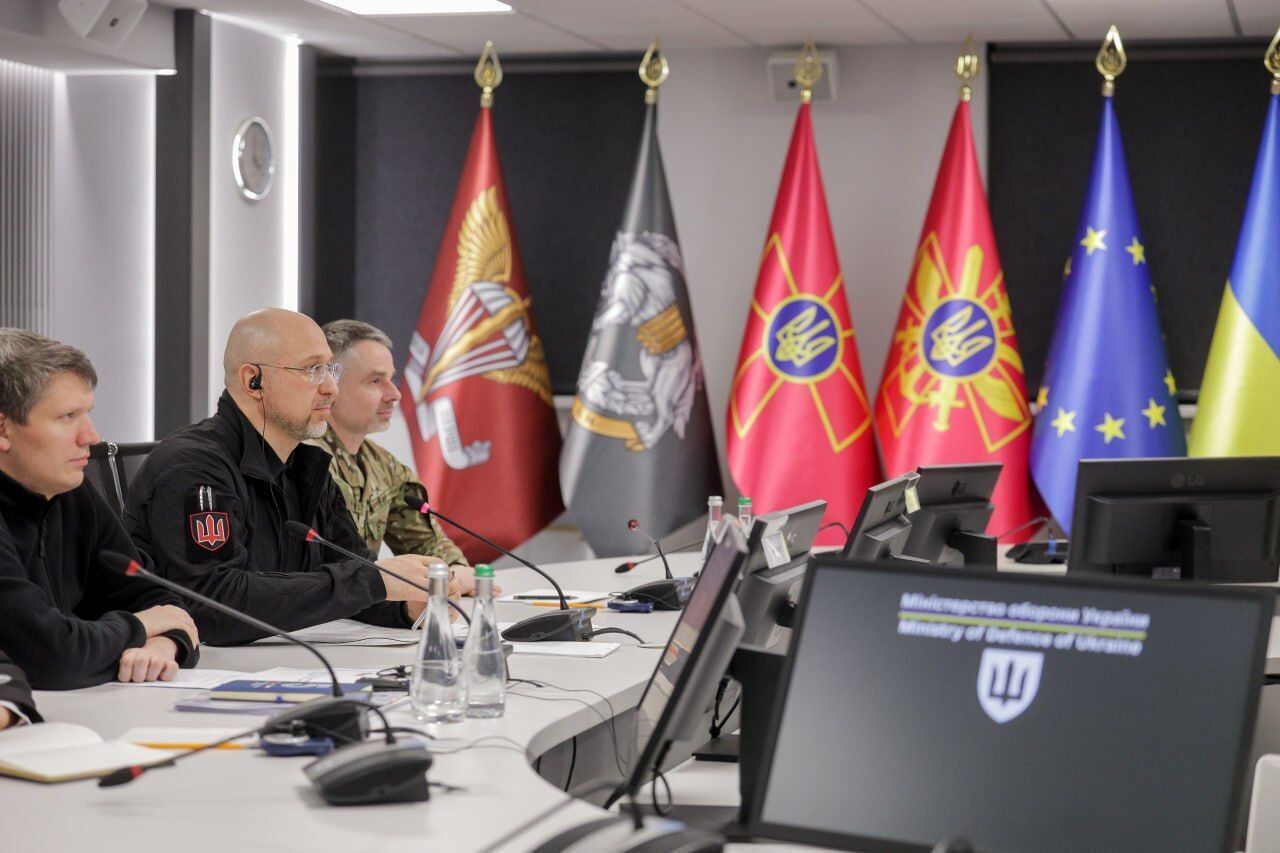 Украину посетил министр Сухопутных войск США: что известно о визите. Фото