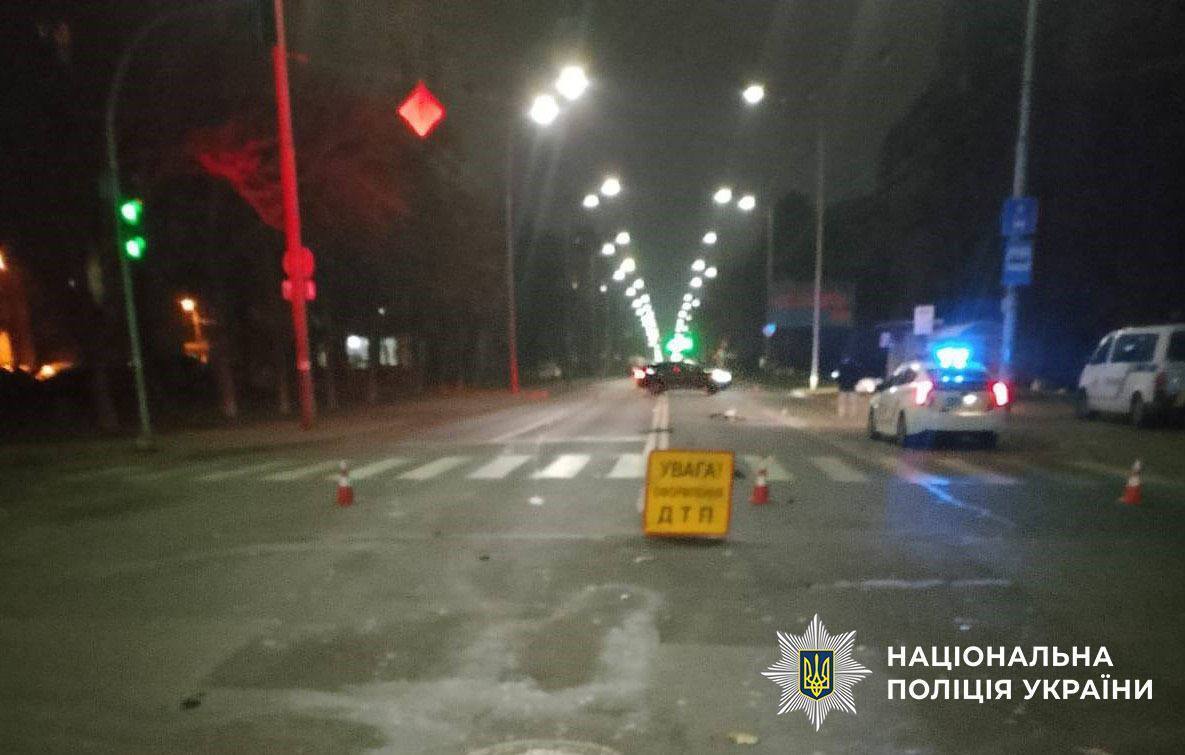 В Киеве пьяный 22-летний водитель BMW сбил насмерть пешехода и скрылся на Прикарпатье. Подробности и фото