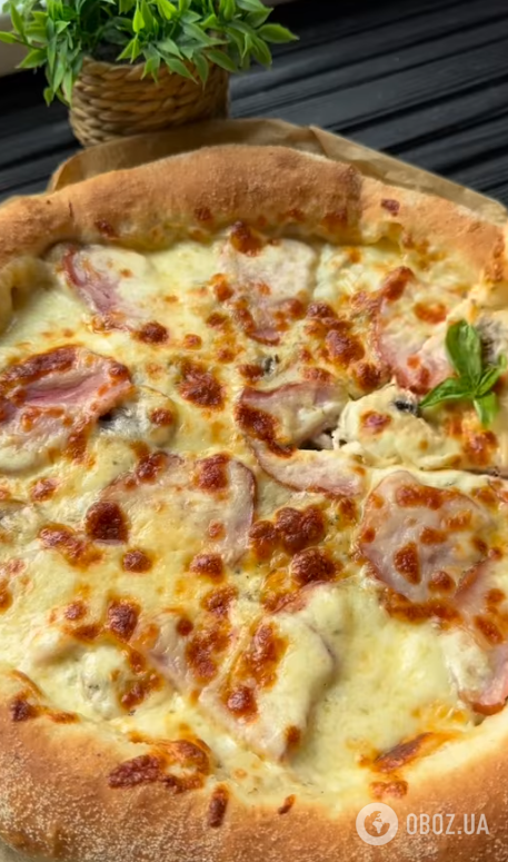 На чем приготовить тесто для тонкой домашней пиццы: рецепт, который получится у всех