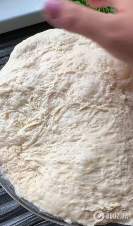 На чем приготовить тесто для тонкой домашней пиццы: рецепт, который получится у всех