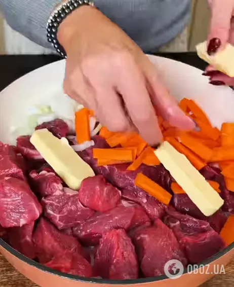 Соковита тушкована яловичина до картопляного пюре: як приготувати